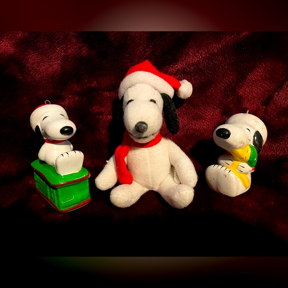 Vintage Snoopy Christmas ornament set - 3 pieces : 2 ornaments & a small stuffie